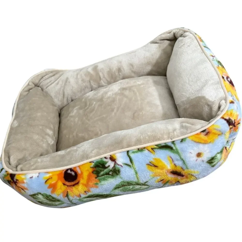 Vera Bradley Pet Bed in Sunflower Sky - Small - Medium - 26200 Lt. Blue Yellow